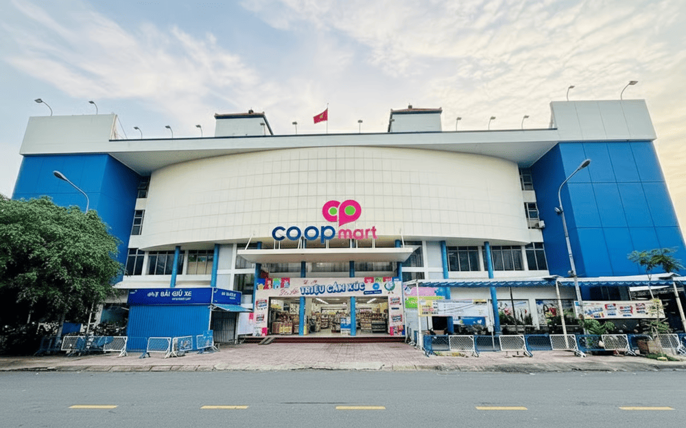 Co-op Mart is a retail supermarket chain familiar to Vietnamese people